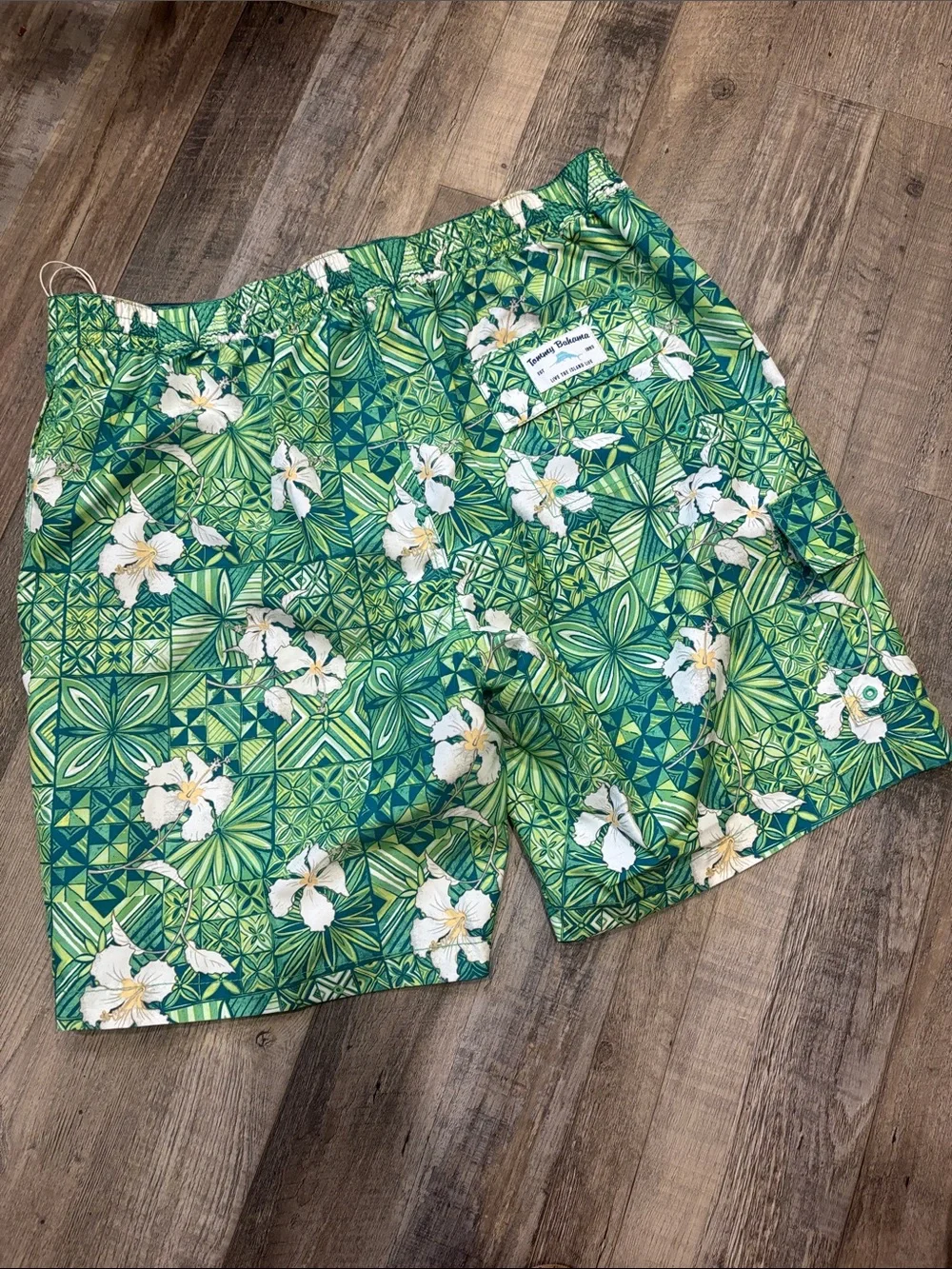 NWT Men’s Tommy Bahama Green Tropical Floral Swim Shorts Swim Trunks